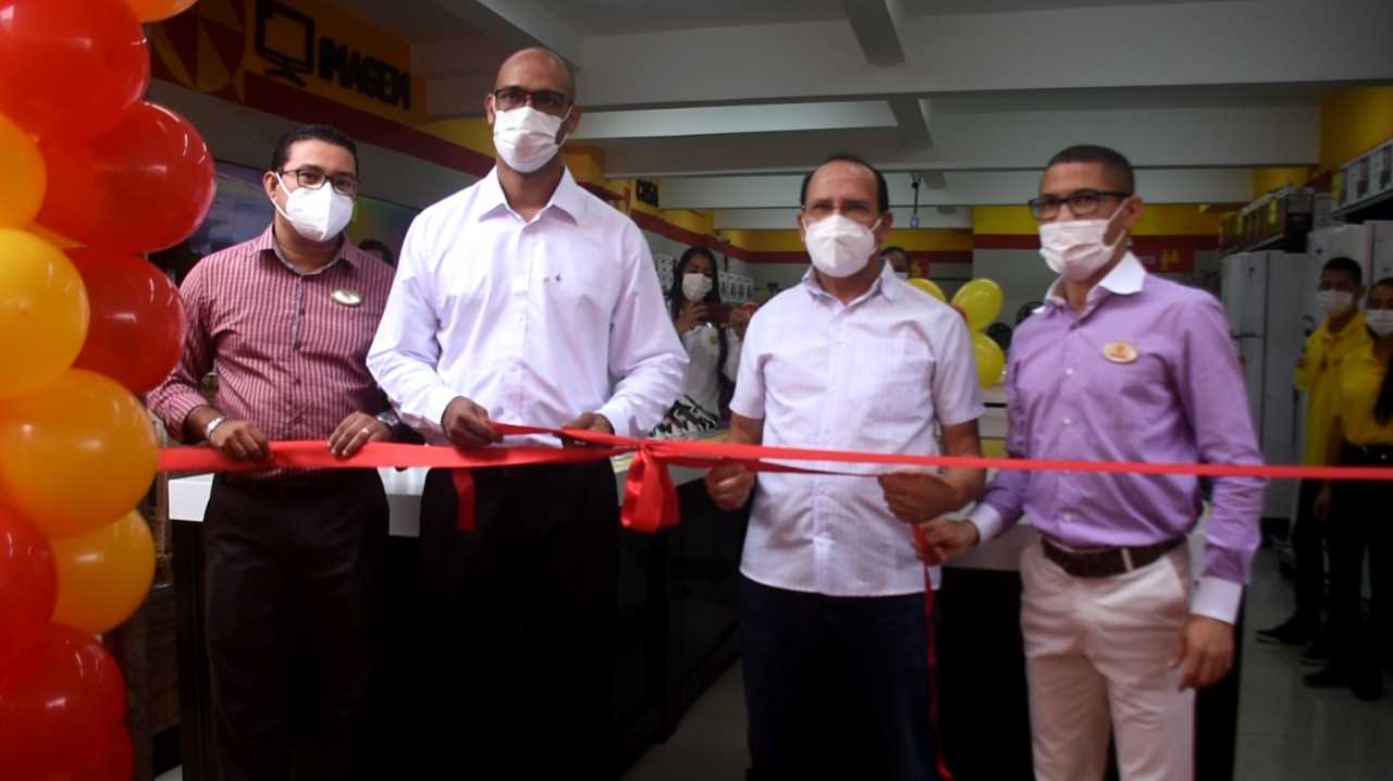 Camacã: Prefeito Paulo do Gás e o vice- Rai de Panelinha participam da inauguração da Loja gbarbosa em Camacã